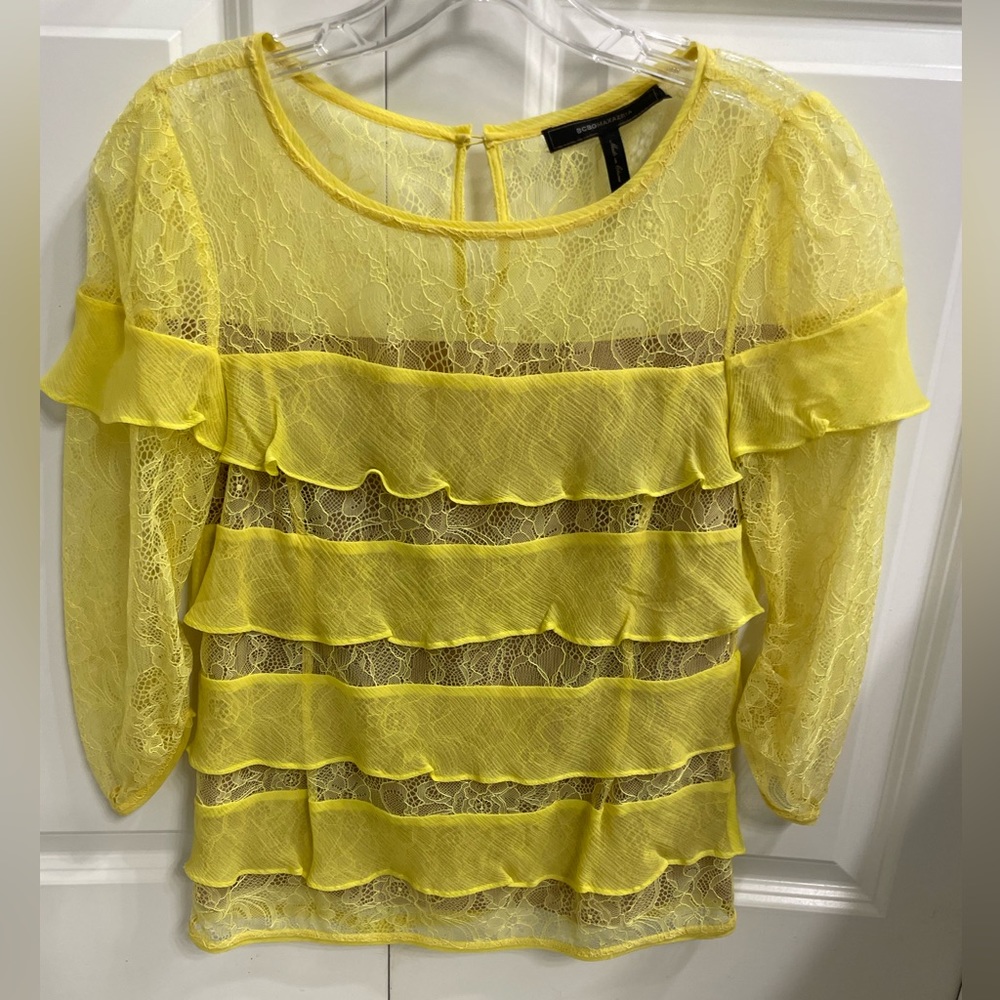 BCBG size XXS yellow and tan lace top